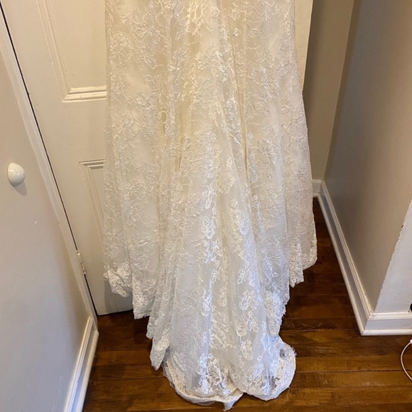 Beautiful New Wedding dress with tags - Picture 7 of 8